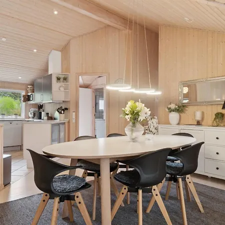 Bergulv - 75m From The Sea By Interhome Nyaraló Neksø